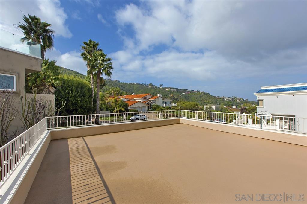 7980 Via Capri La Jolla, CA 92037 - Photo 24 of 25