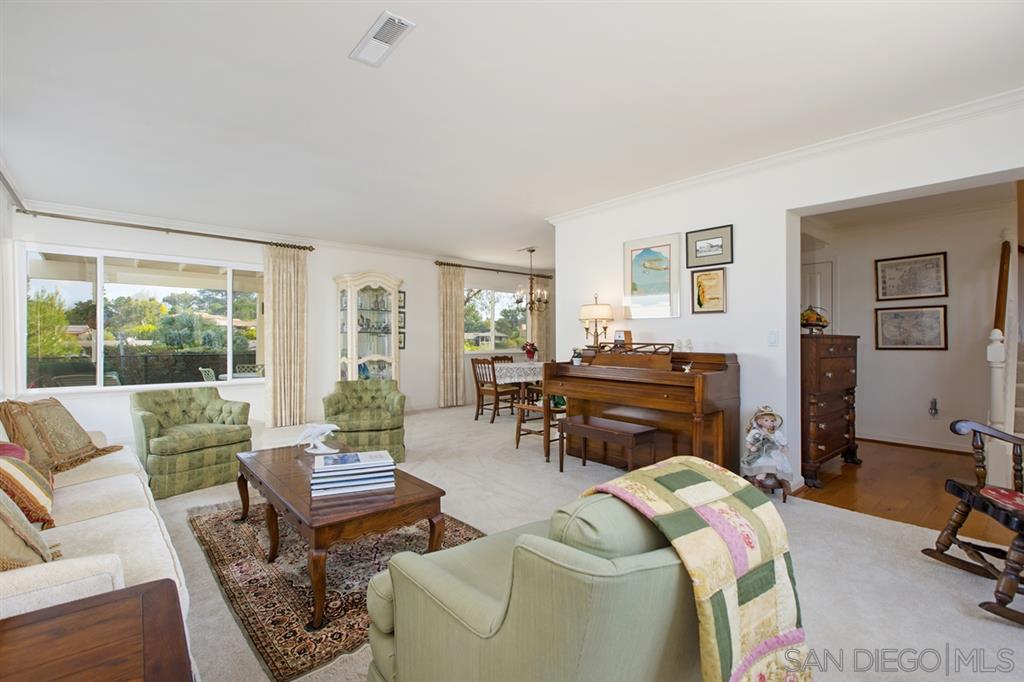 7980 Via Capri La Jolla, CA 92037 - Photo 7 of 25