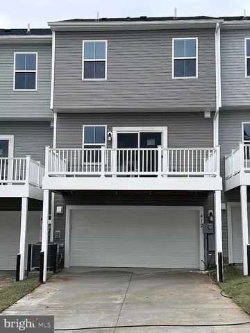 $1,990 | 402 18th Avenue, Ranson, WV 25438