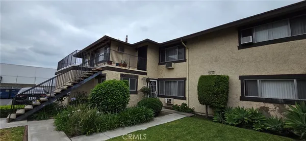 a house view with a outdoor space