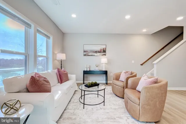 $3,050 | 44848 Tiverton Square, Ashburn, VA 20147