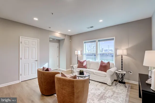 $3,050 | 44848 Tiverton Square, Ashburn, VA 20147