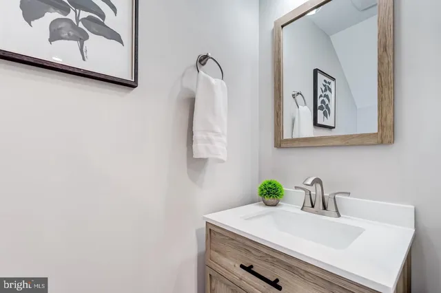 $3,050 | 44848 Tiverton Square, Ashburn, VA 20147