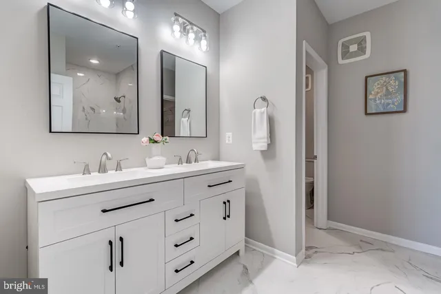 $3,050 | 44848 Tiverton Square, Ashburn, VA 20147