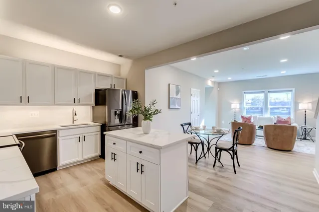 $3,050 | 44848 Tiverton Square, Ashburn, VA 20147