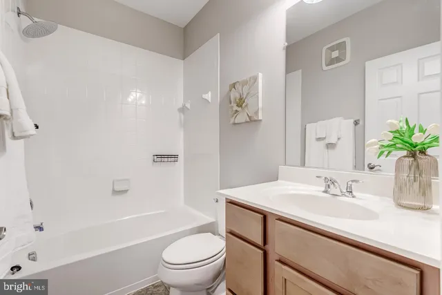 $3,050 | 44848 Tiverton Square, Ashburn, VA 20147