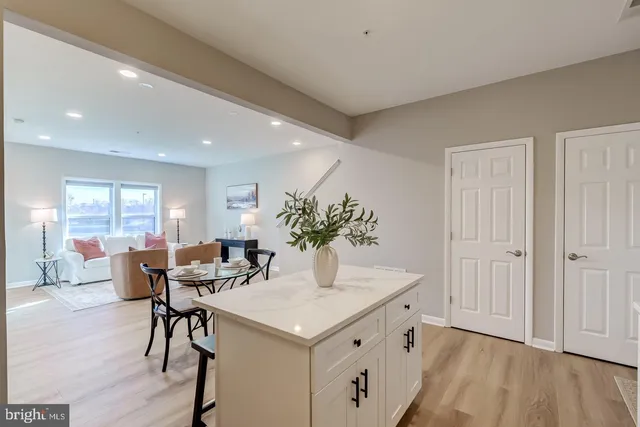 $3,050 | 44848 Tiverton Square, Ashburn, VA 20147