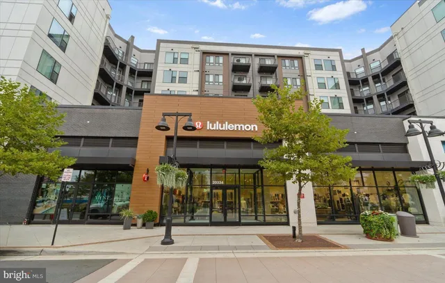 $3,050 | 44848 Tiverton Square, Ashburn, VA 20147