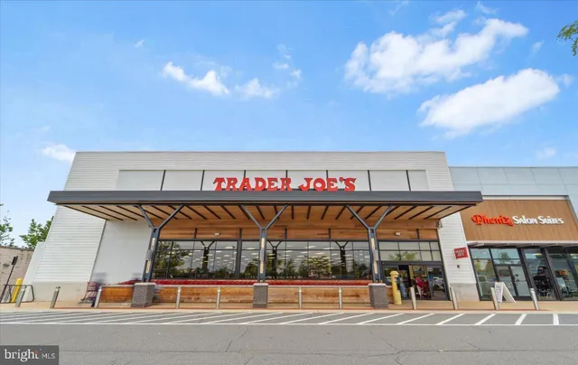 $3,050 | 44848 Tiverton Square, Ashburn, VA 20147