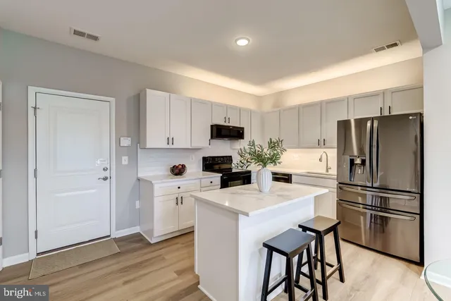 $3,050 | 44848 Tiverton Square, Ashburn, VA 20147