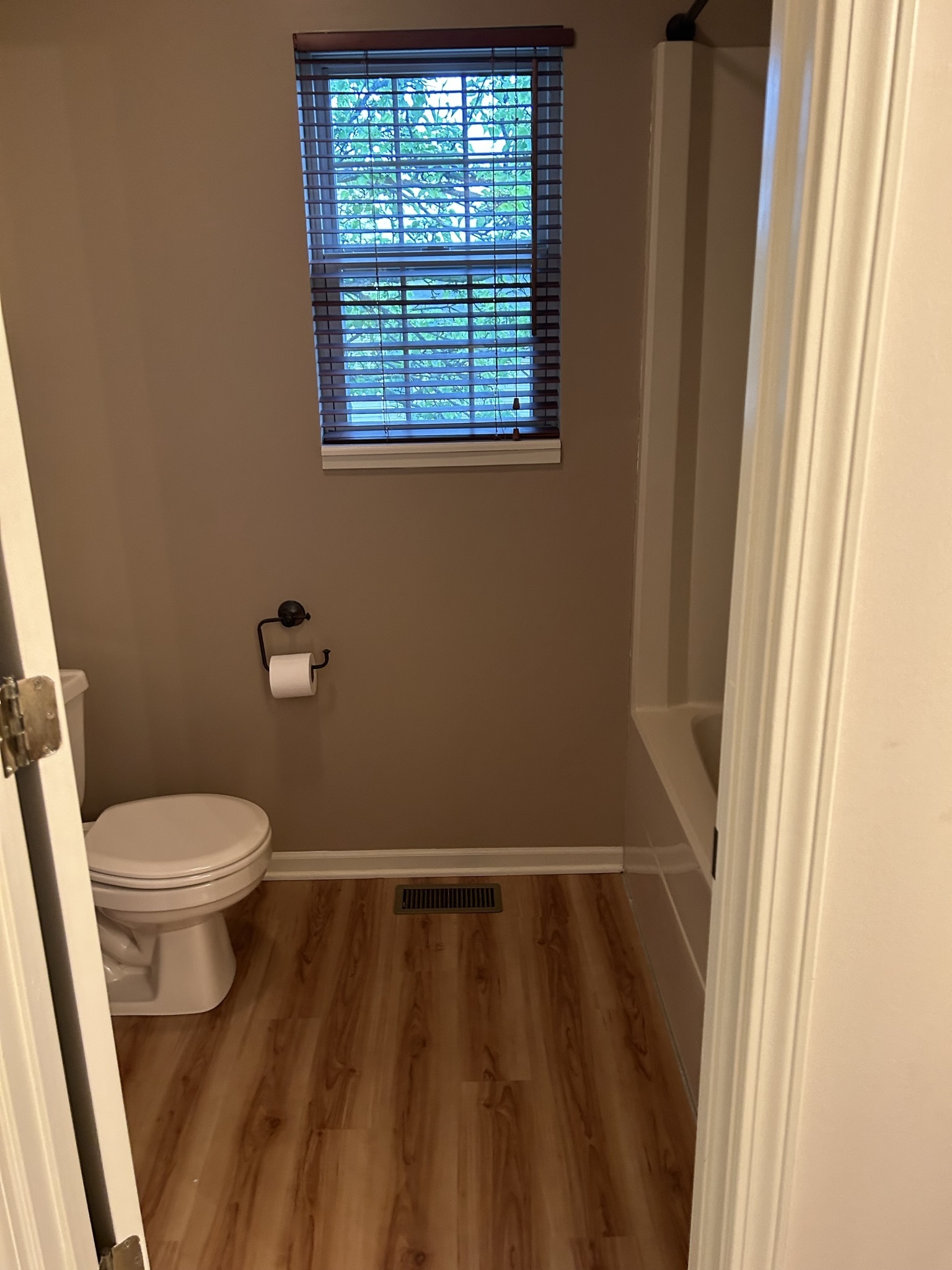 3430 Windham Lake Road Indianapolis, IN 46214 - Photo 14 of 23