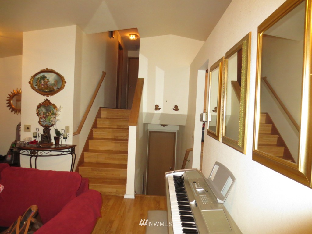 1401 225th Street Southwest Bothell, WA 98021 - Photo 4 of 15