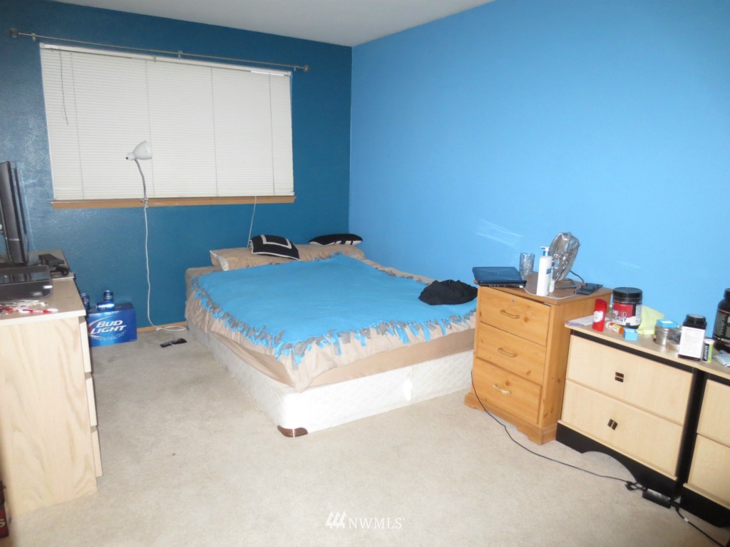 1401 225th Street Southwest Bothell, WA 98021 - Photo 9 of 15