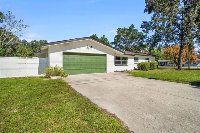 $2,600 | 1850 West Lake Brantley Road, Longwood, FL 32779