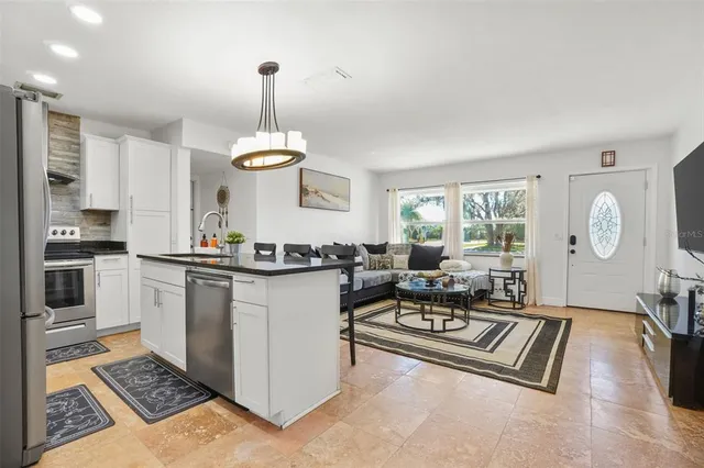 $2,600 | 1850 West Lake Brantley Road, Longwood, FL 32779