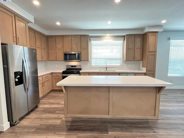 $419,900 | 28882 Miranda Street, Hayward, CA 94544