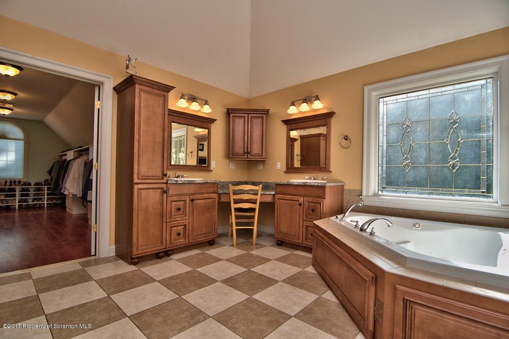 805 Parkview Road Moscow, PA 18444 - Photo 15 of 43 Gallery Image 15