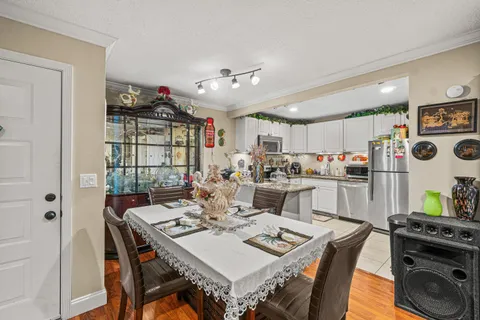 $235,000 | 526 Shady Pine Way, Unit D2, Greenacres, FL 33415