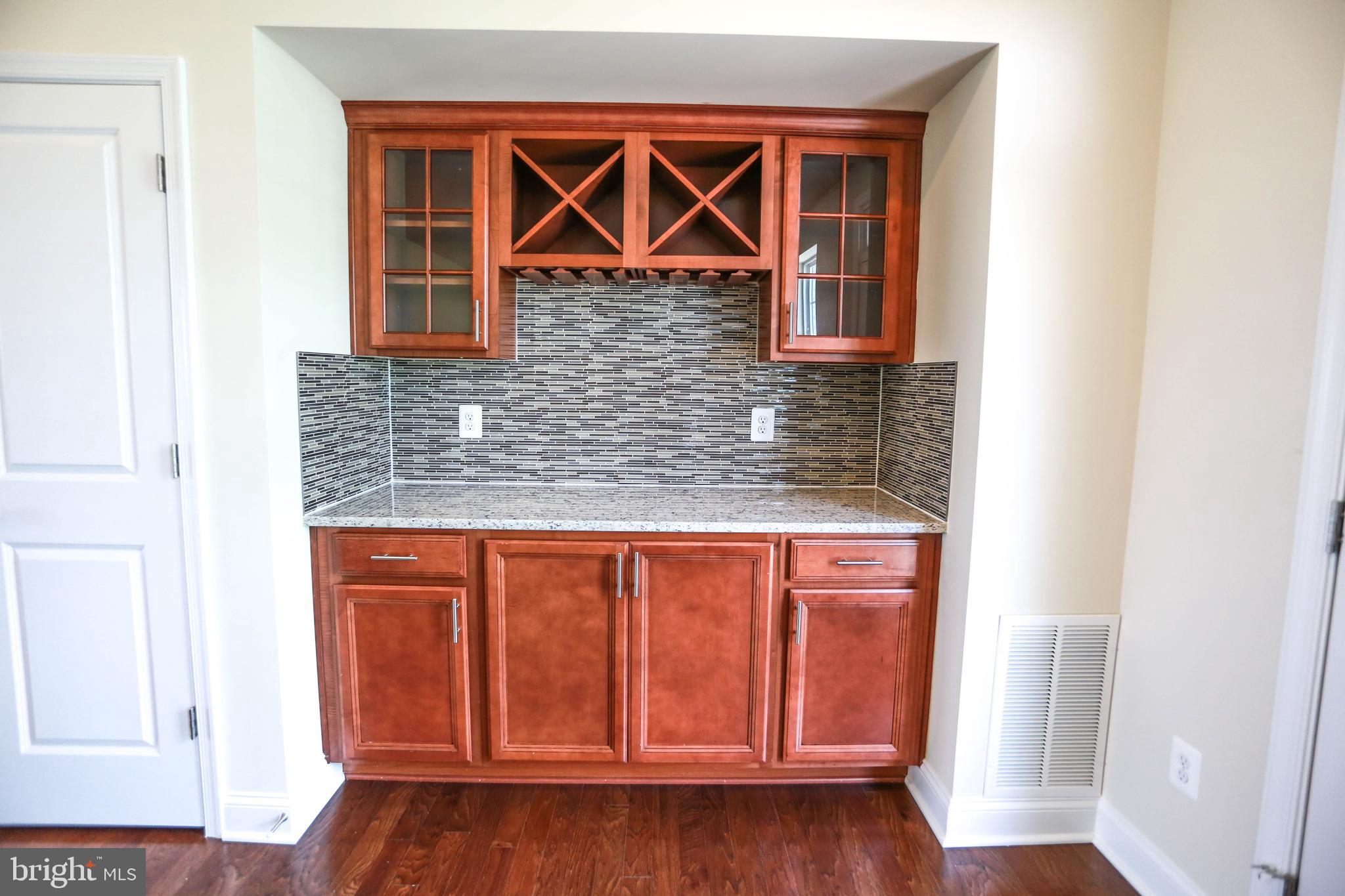 7142 Proclamation Place Frederick, MD 21703 - Photo 13 of 42 Gorgeous Butler Pantry!