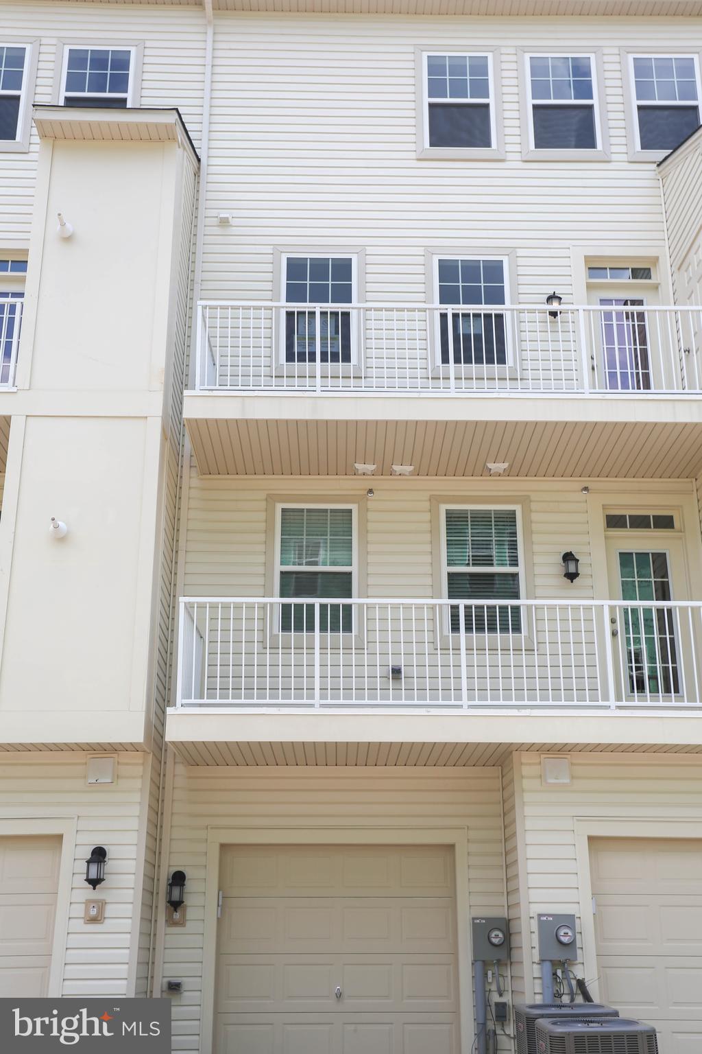 7142 Proclamation Place Frederick, MD 21703 - Photo 32 of 42 One Car Garage!