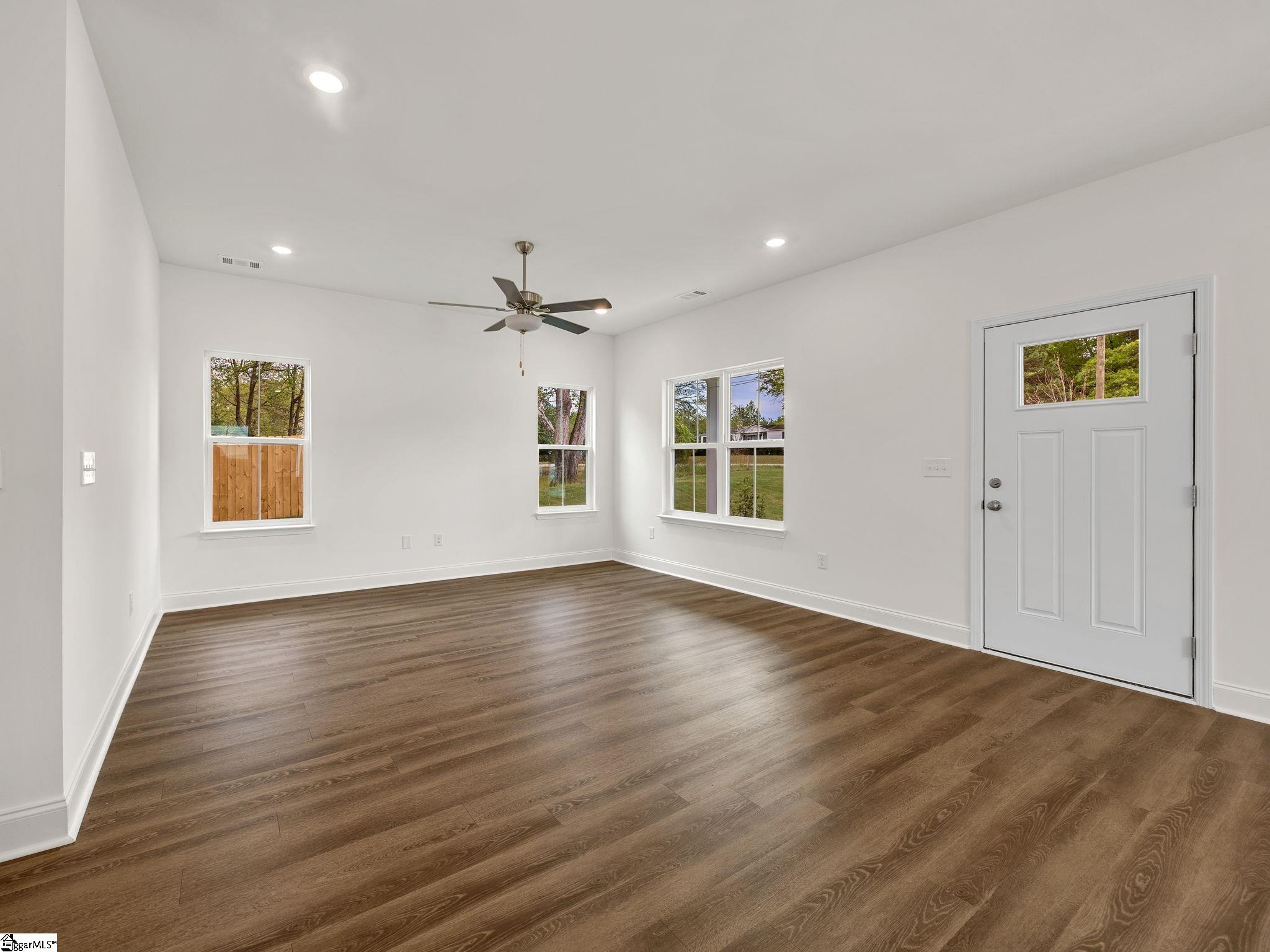 313 Ponder Road Greer, SC 29651 - Photo 11 of 38