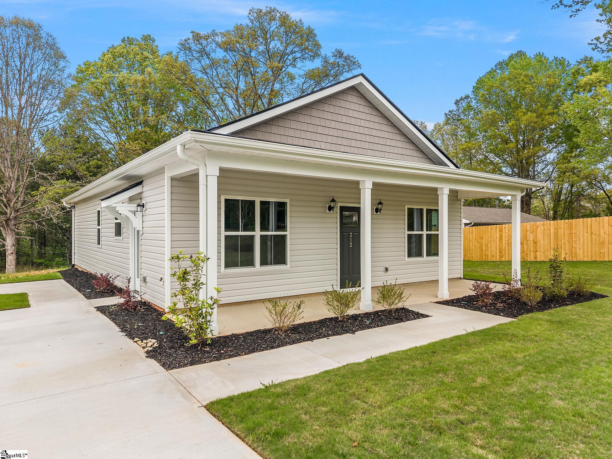 313 Ponder Road Greer, SC 29651 - Photo 2 of 38