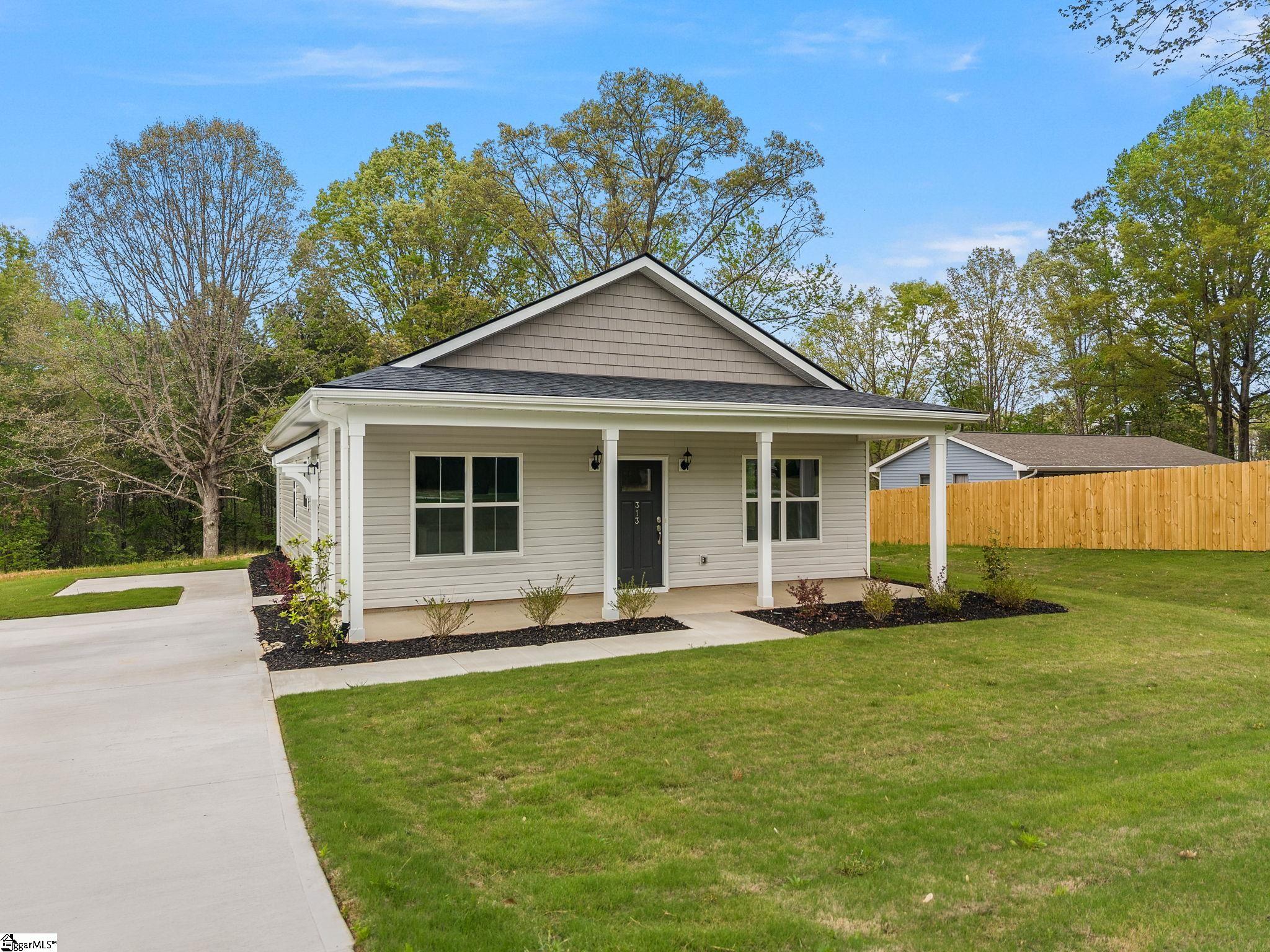 313 Ponder Road Greer, SC 29651 - Photo 4 of 38