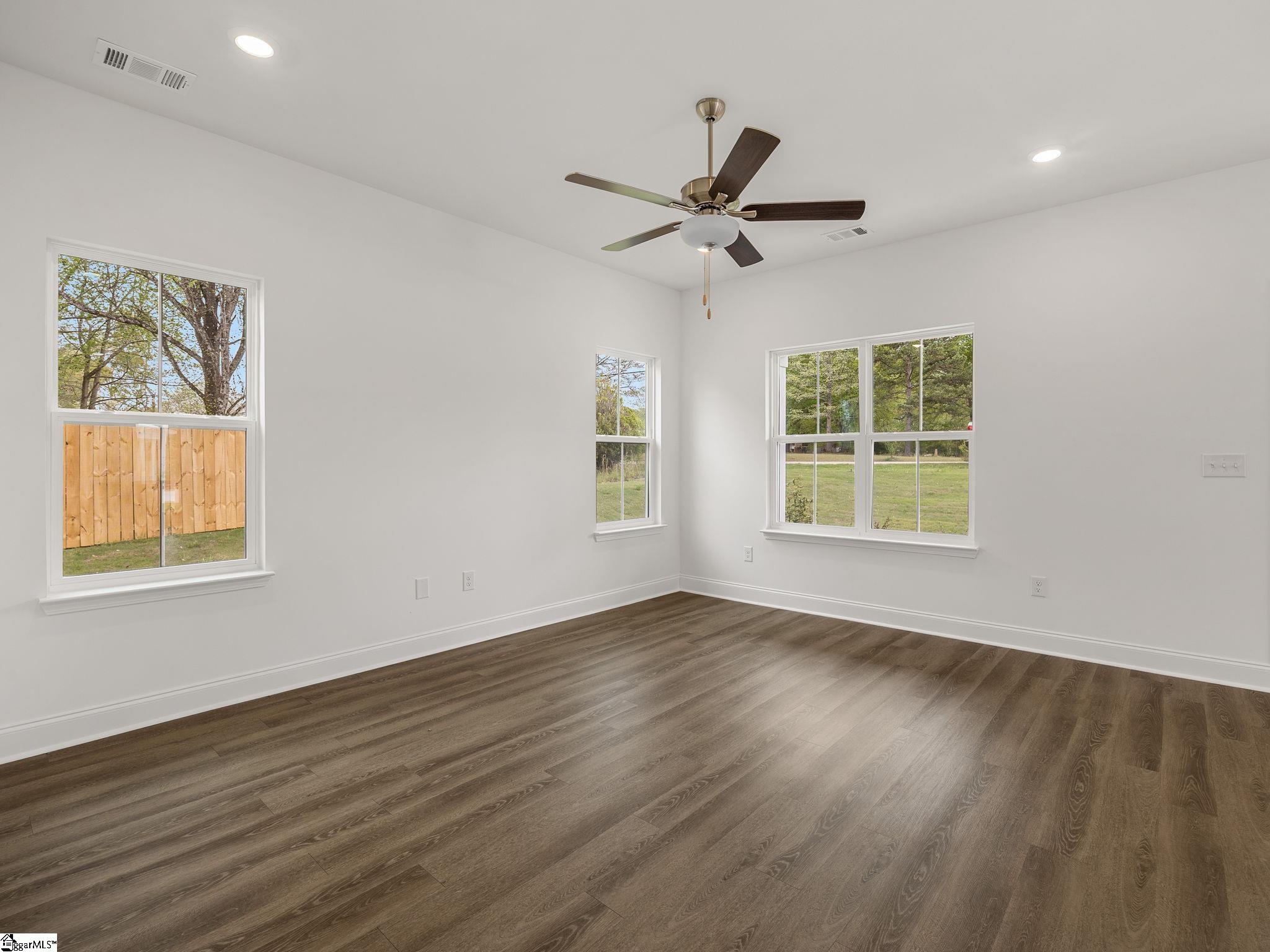 313 Ponder Road Greer, SC 29651 - Photo 9 of 38