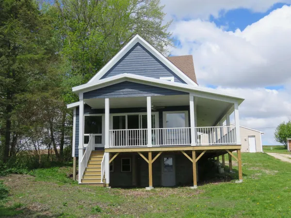 $499,999 | W10725 Blackhawk Trail, Fox Lake, WI 53933