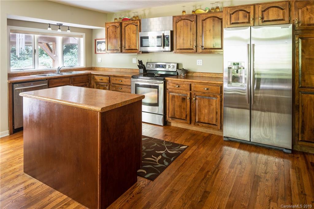 581 Morgan Hill Road Fairview, NC 28730 - Photo 9 of 30 Gallery Image 9