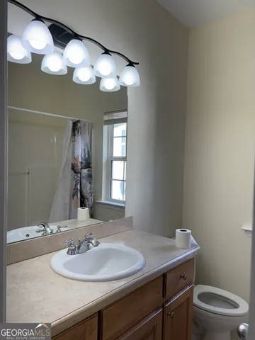 $1,600 | 74 Lockerbie Court, Unit 202, Clayton, GA 30525