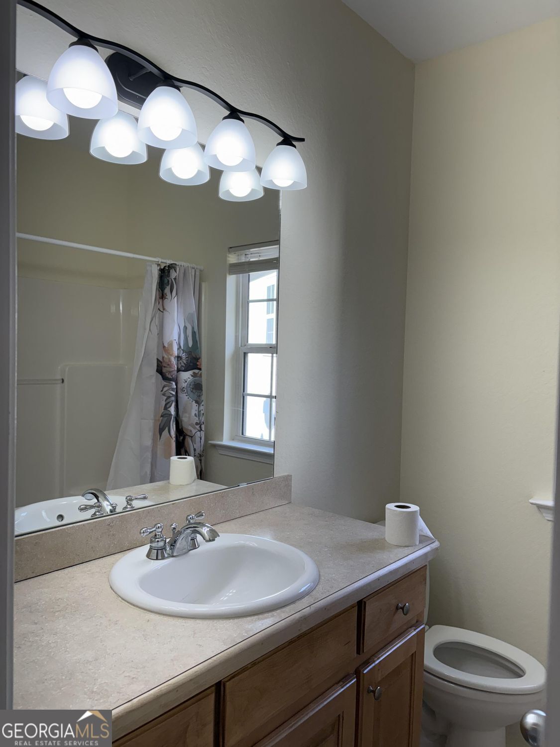 74 Lockerbie Court, Unit 202 Clayton, GA 30525 - Photo 17 of 23 master bathroom.jpg