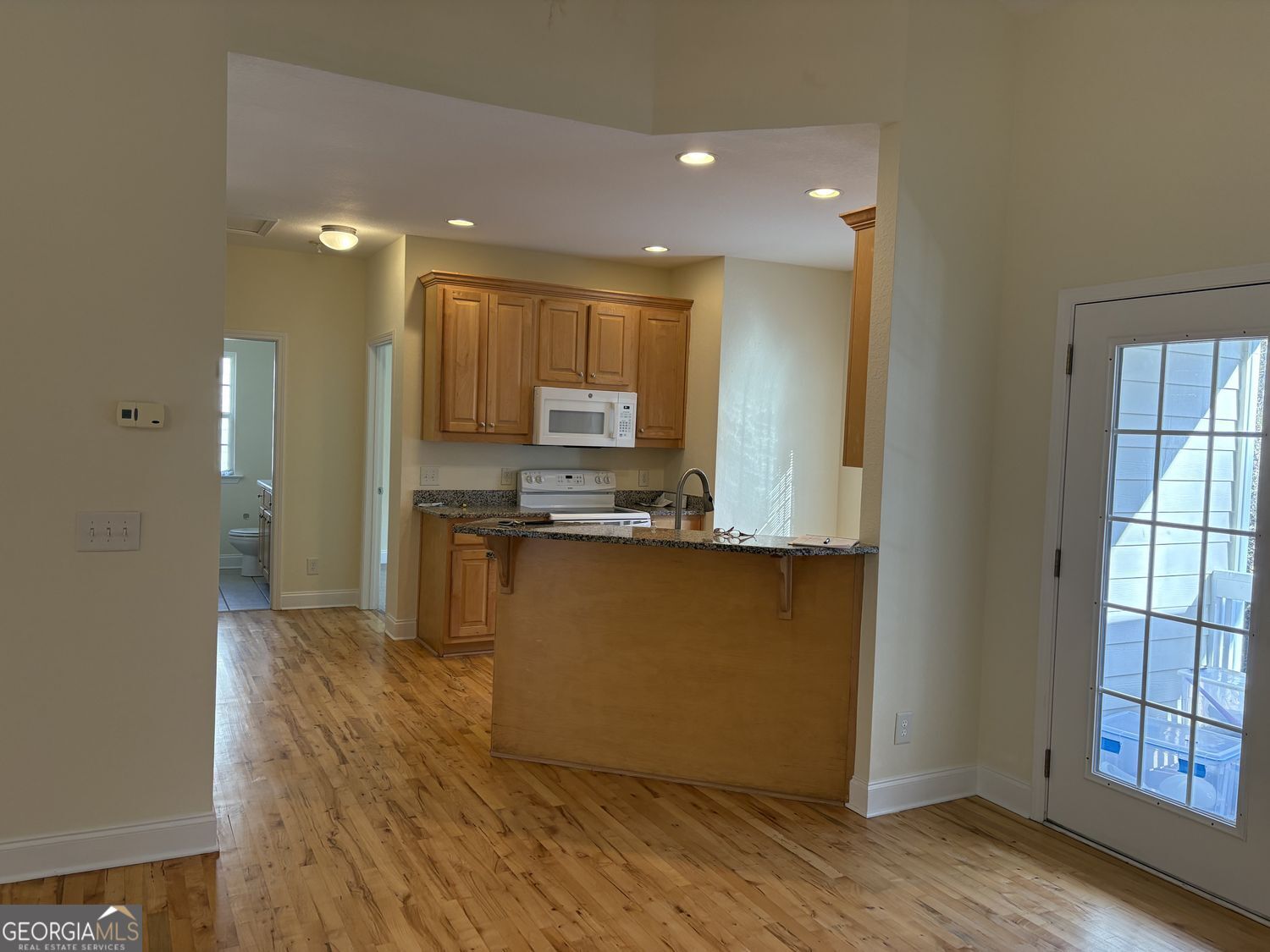 74 Lockerbie Court, Unit 202 Clayton, GA 30525 - Photo 3 of 23 Entry.jpg