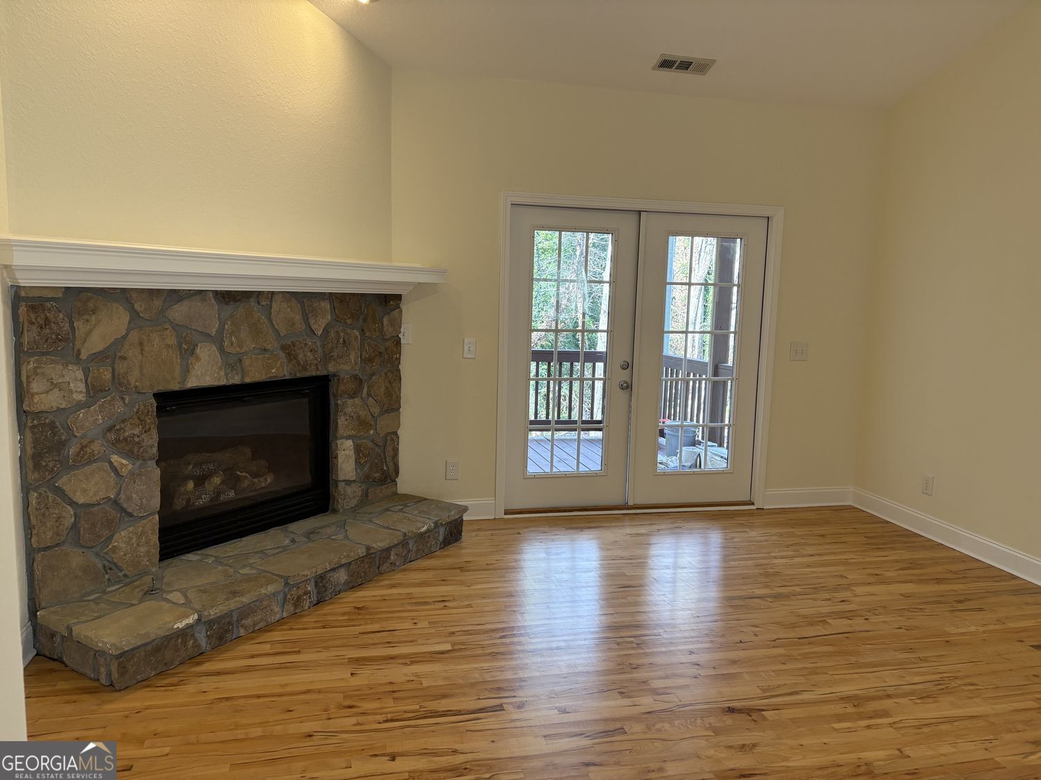 74 Lockerbie Court, Unit 202 Clayton, GA 30525 - Photo 4 of 23 living room.jpg