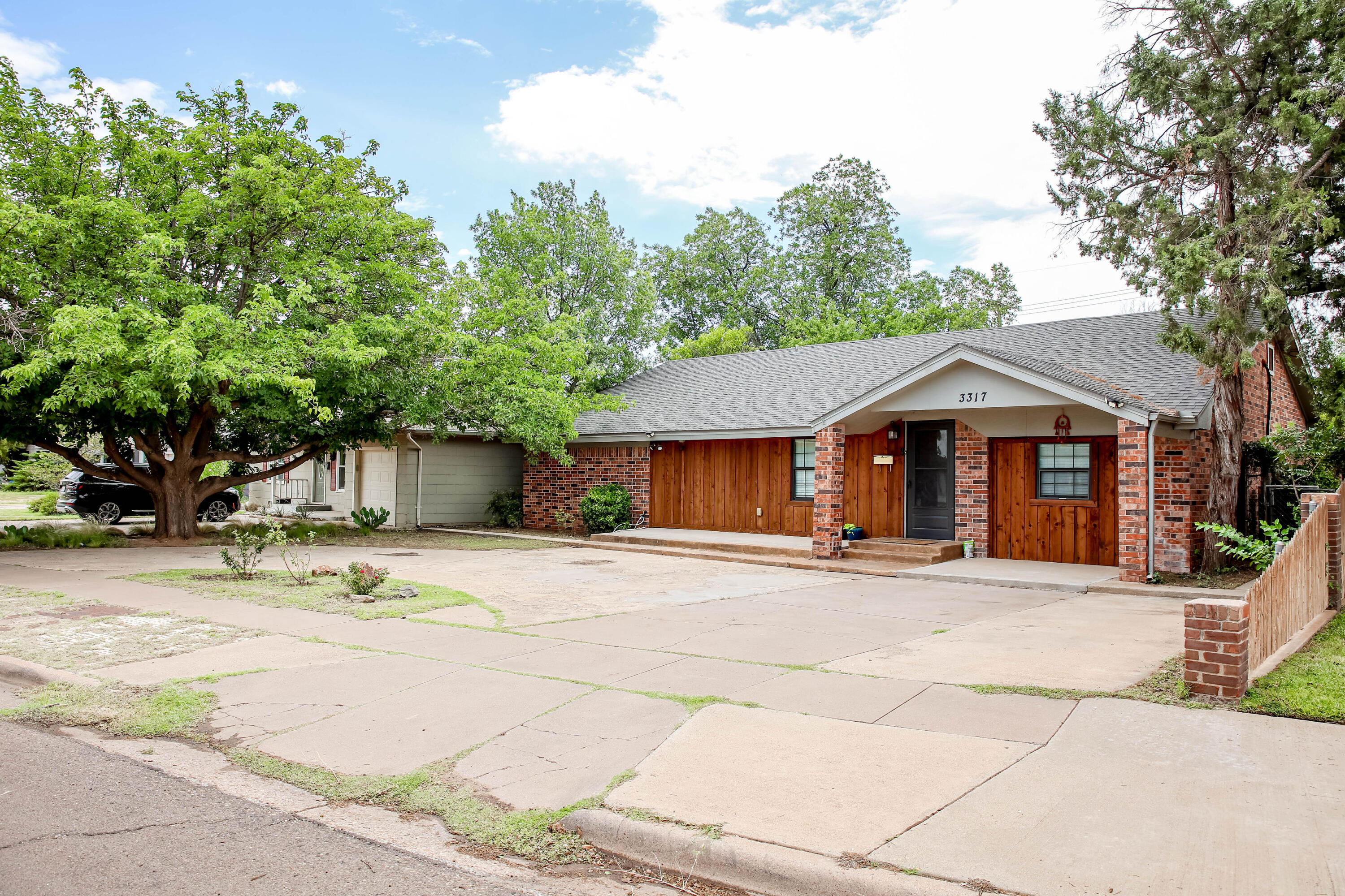 3317 32nd Street Lubbock, TX 79410 - Photo 4 of 39 3317_32NDST_RHEA-56