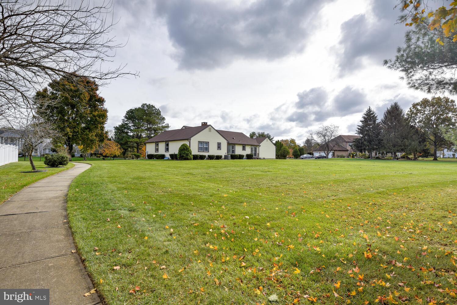 5 Glengarry Way Princeton Junction, NJ 08550 - Photo 59 of 63 a view of a outdoor space