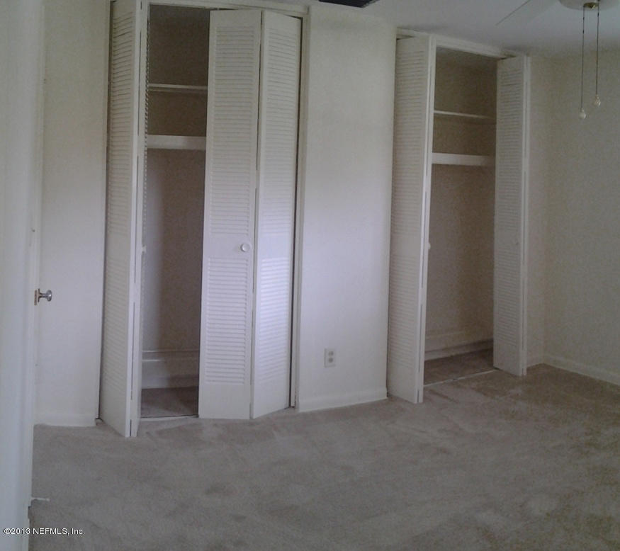2131 Goltare Drive Jacksonville, FL 32216 - Photo 14 of 25 Closet Pan
