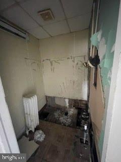 1108 West 3rd Street Chester, PA 19013 - Photo 46 of 75 a bathroom with a bathtub