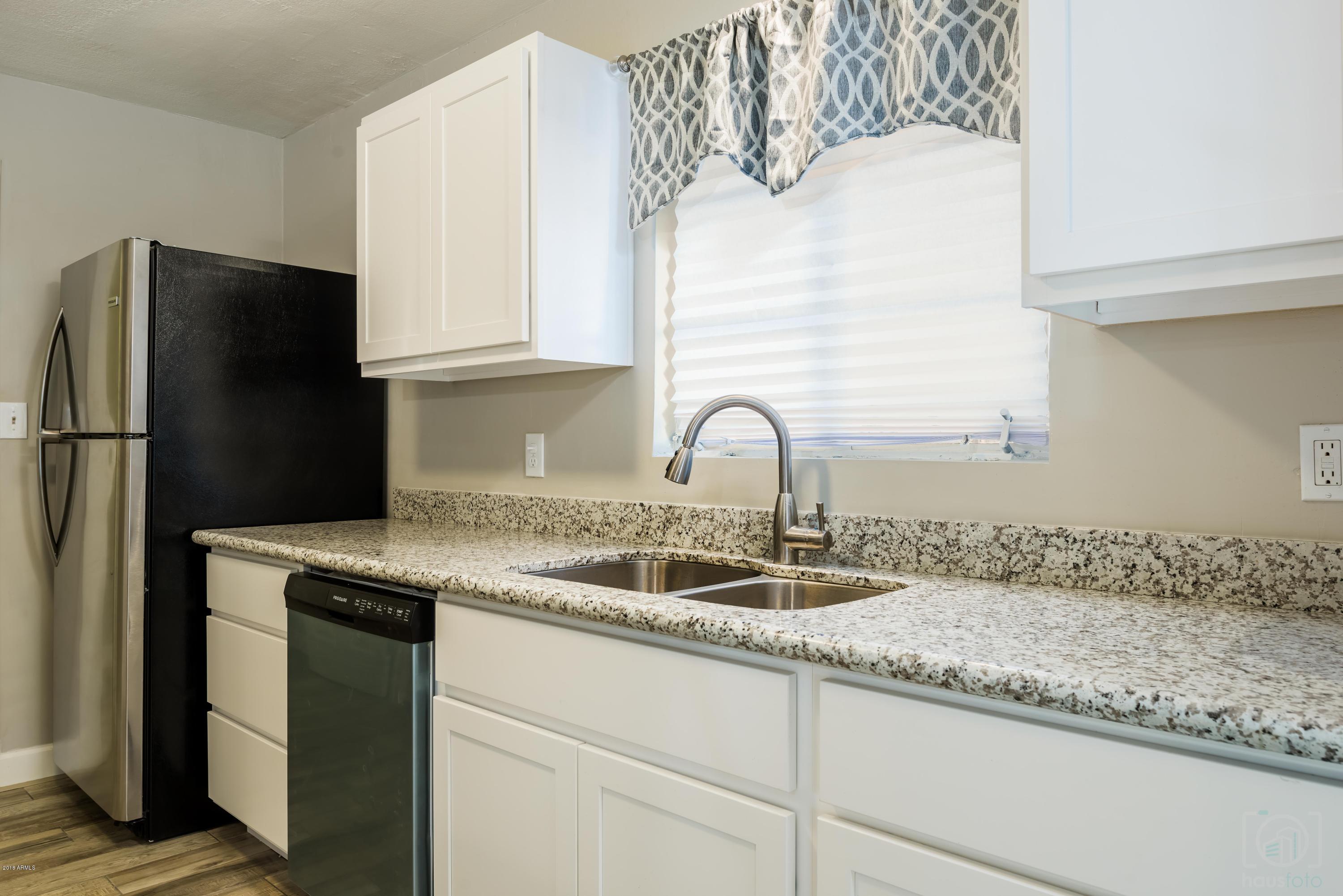 3446 East Granada Road Phoenix, AZ 85008 - Photo 5 of 26 Granite tops