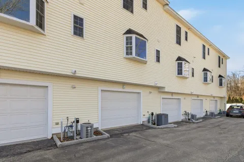 $499,000 | 1039 Islington Street, Unit 4, Portsmouth, NH 03801