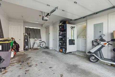 $499,000 | 1039 Islington Street, Unit 4, Portsmouth, NH 03801