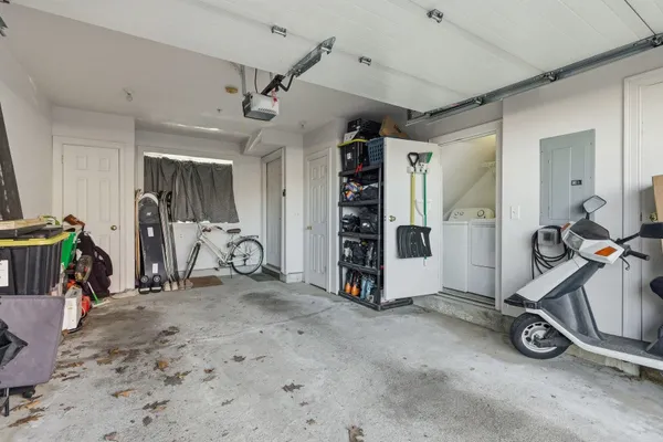 $499,000 | 1039 Islington Street, Unit 4, Portsmouth, NH 03801