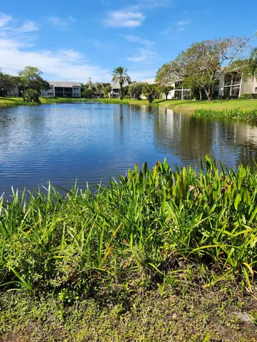 $199,999 | 3105 Southeast Aster Lane, Unit 1806, Stuart, FL 34994