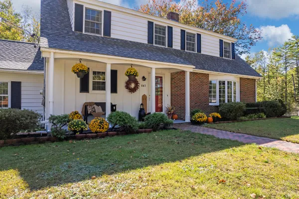 $899,000 | 847 Middlesex Road, Topsham, ME 04086