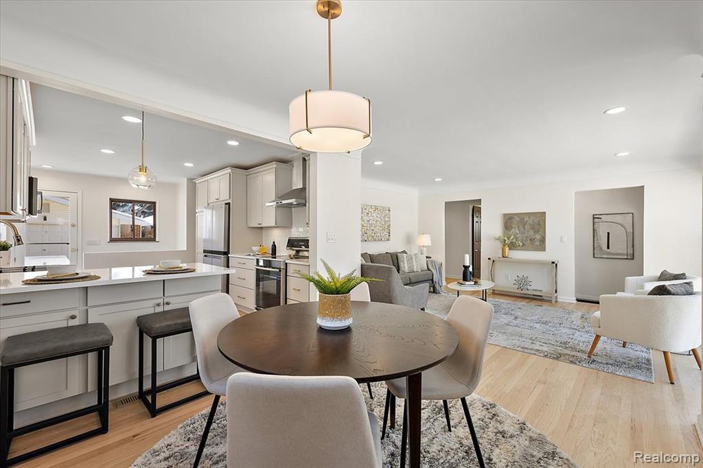 31060 East Rutland Street Beverly Hills, MI 48025 - Photo 10 of 37