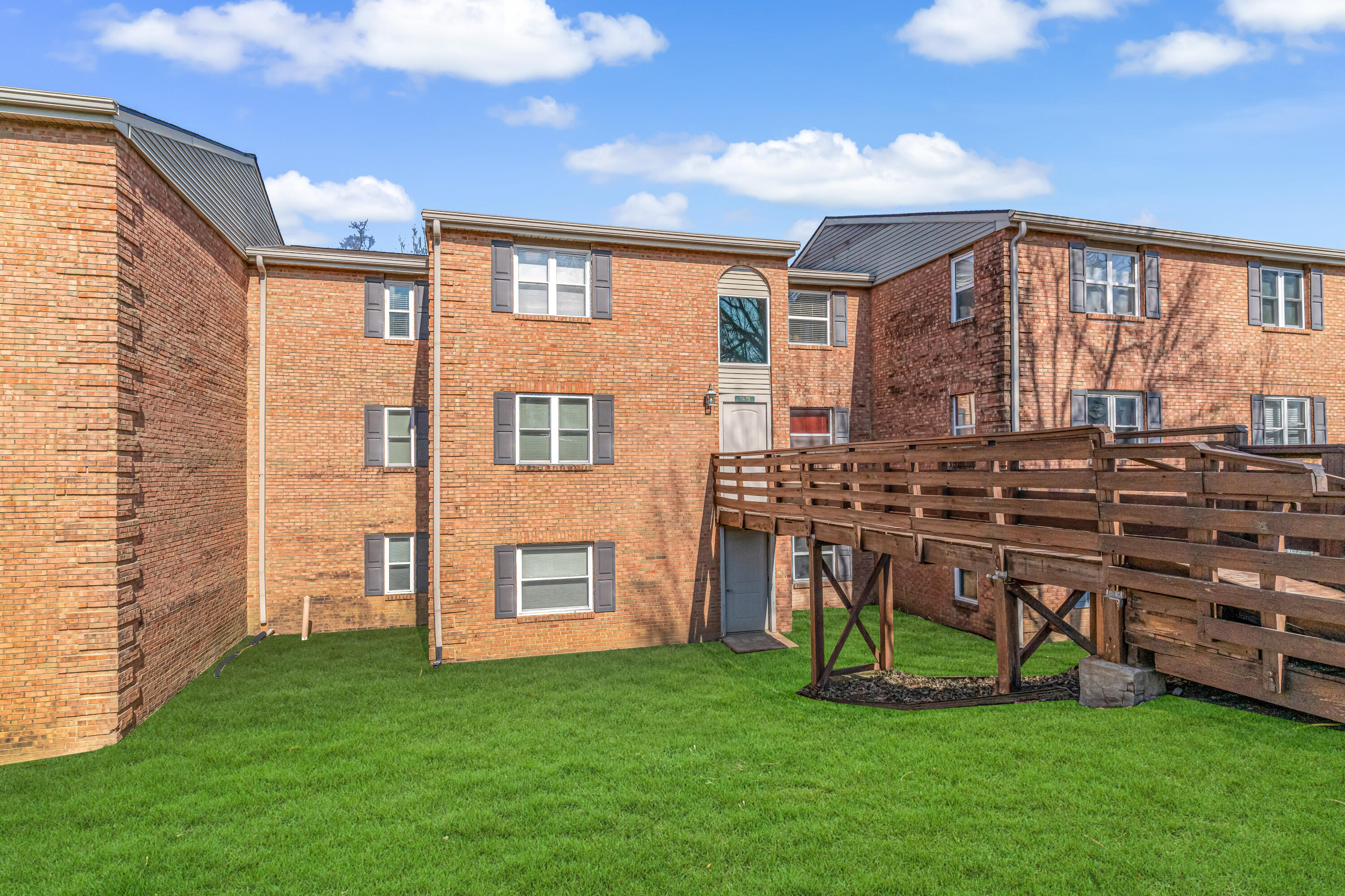 421 Redding Road, Unit 73 Lexington, KY 40517 - Photo 2 of 27 2