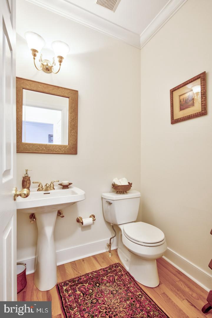 985 South Waterloo Road Devon, PA 19333 - Photo 11 of 64 The formal powder room of the foyer