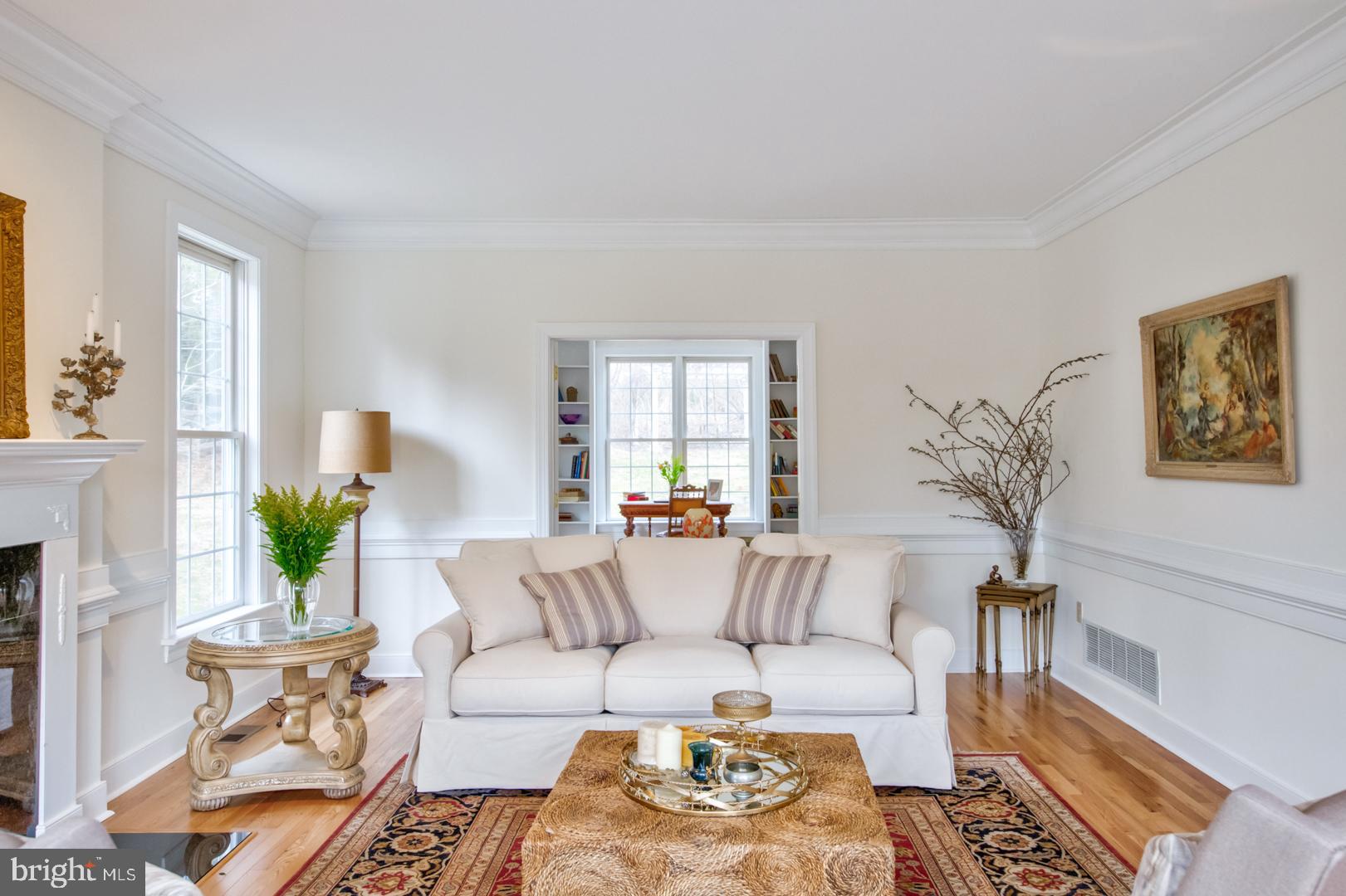 985 South Waterloo Road Devon, PA 19333 - Photo 18 of 64 The living room