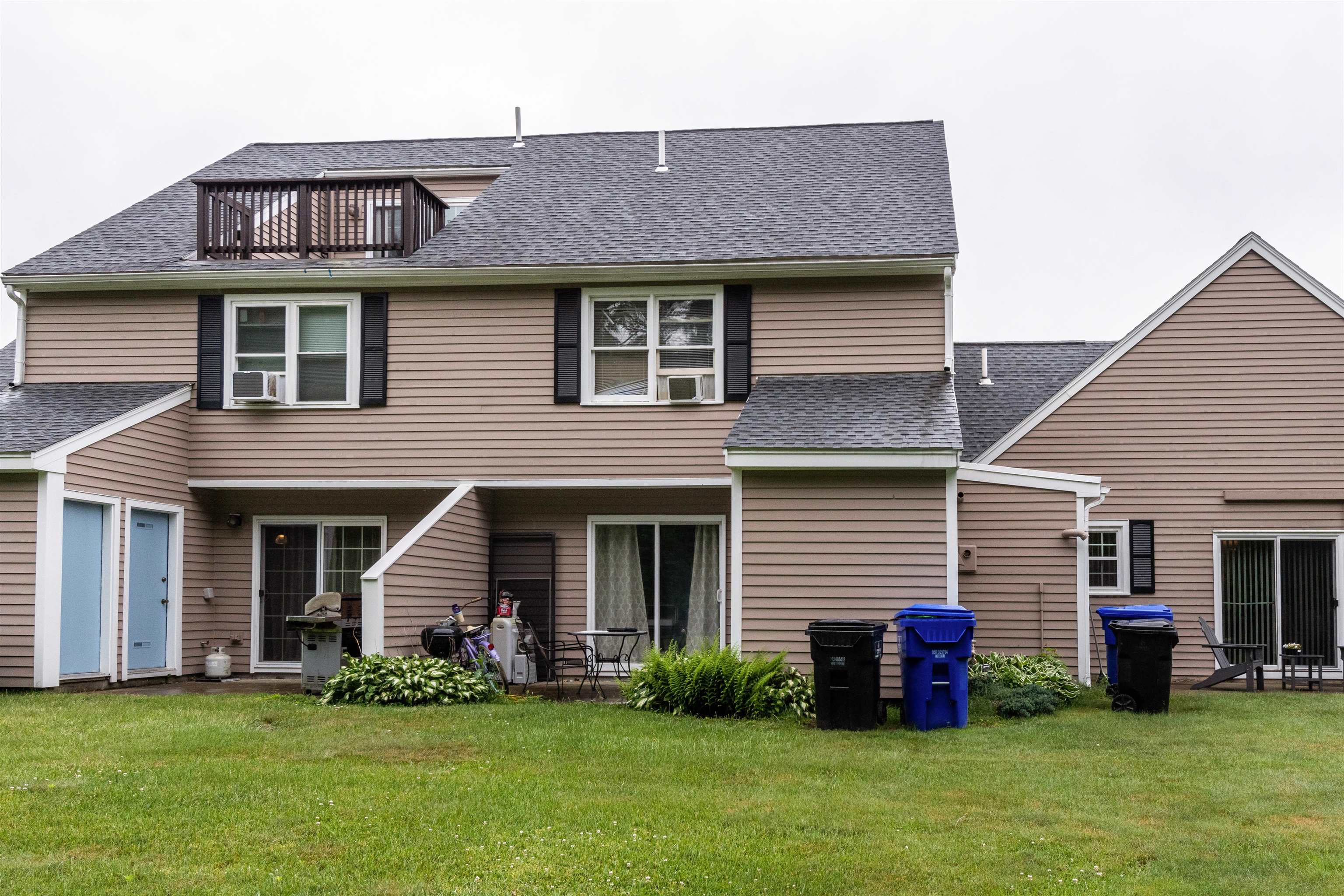 18 Riviera Road Hudson, NH 03051 - Photo 4 of 17