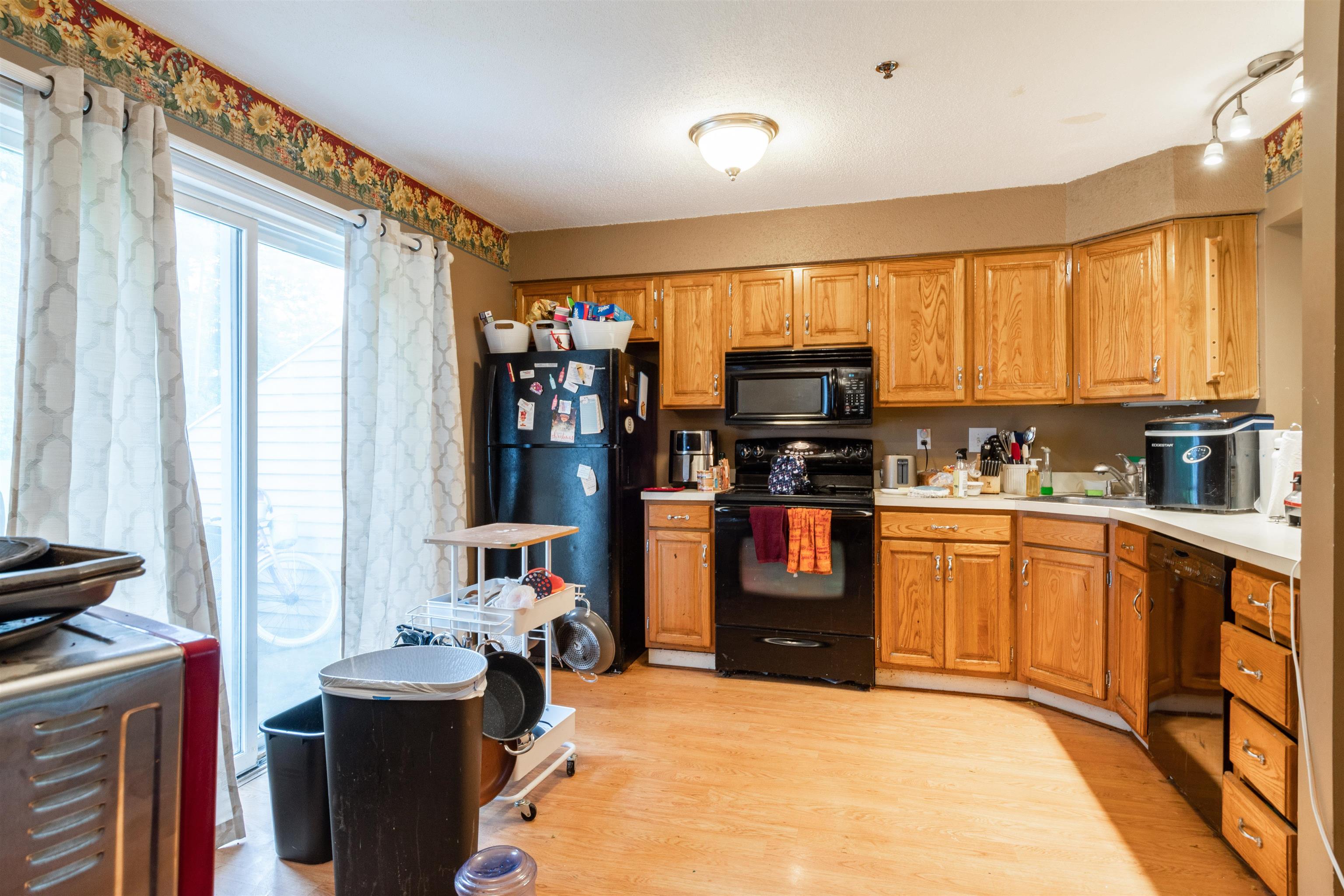 18 Riviera Road Hudson, NH 03051 - Photo 6 of 17
